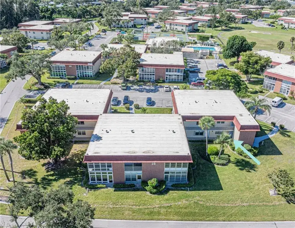 28 Pine Arbor Lane # 101, Vero Beach FL 32962 photo 3