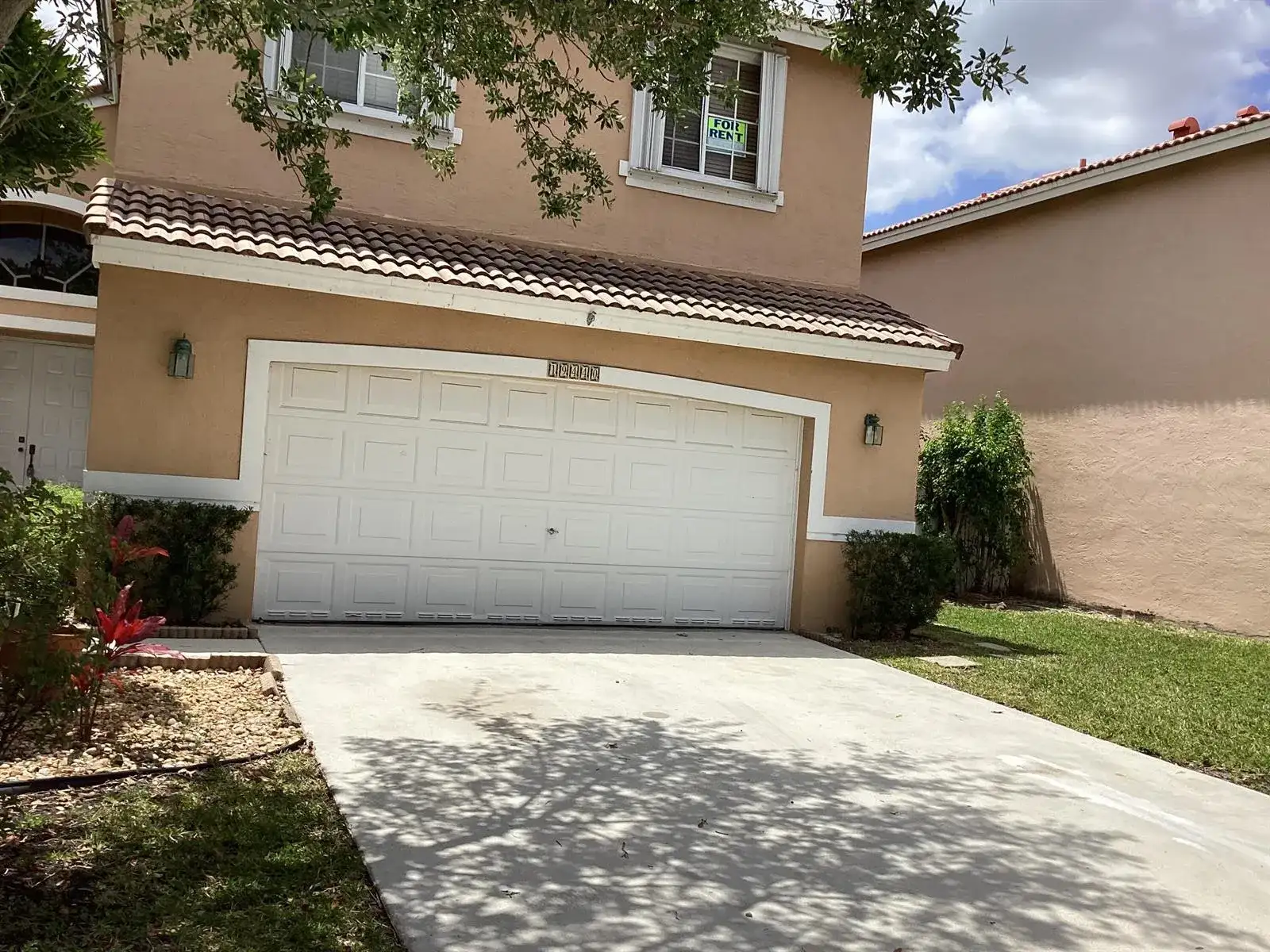 19440 SW 2nd Street, Pembroke Pines FL 33029 photo 2