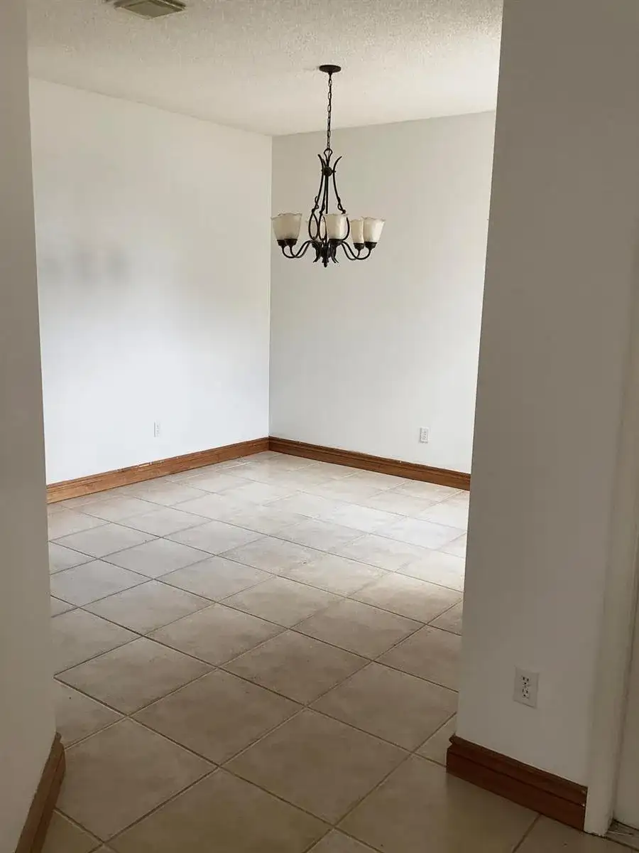 19440 SW 2nd Street, Pembroke Pines FL 33029 photo 3