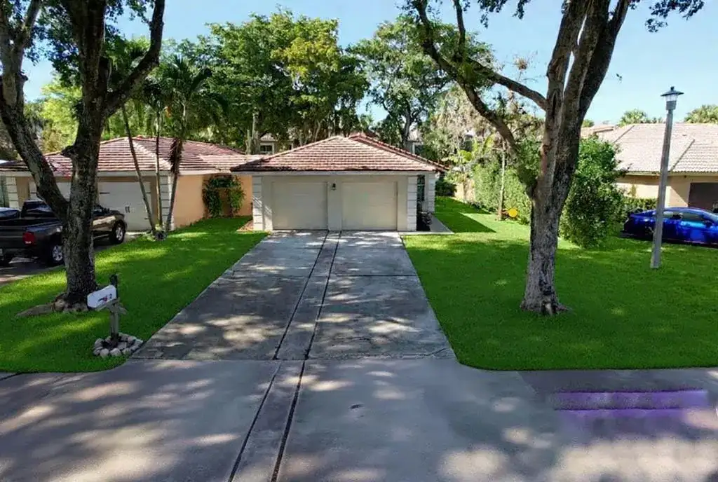 1512 NW 93rd Terrace, Coral Springs FL 33071 photo 2