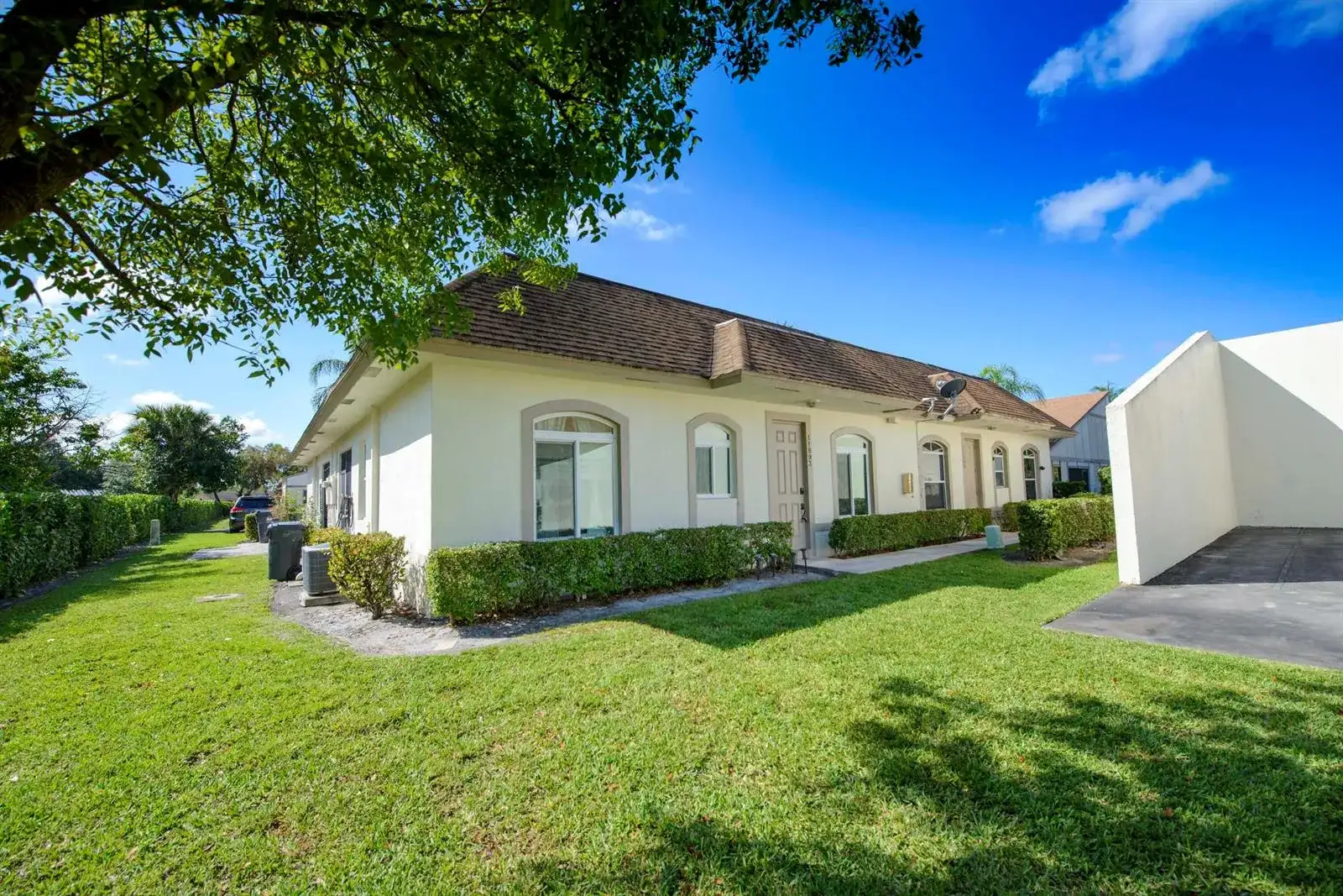 11893 Sturbridge Lane, Wellington FL 33414 photo 2