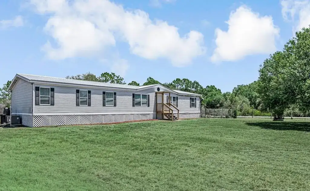 545 Bald Cypress Avenue, Clewiston FL 33440 photo 3