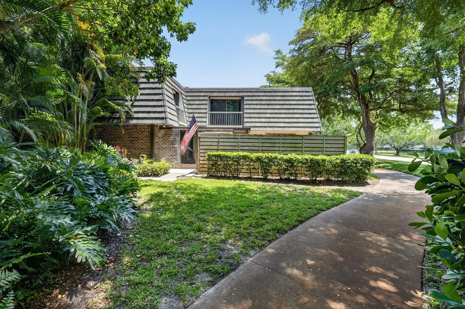 527 5th Terrace, Palm Beach Gardens FL 33418 photo 2