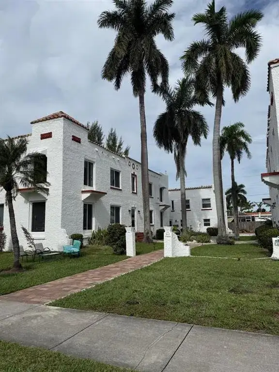 817 Tyler Street # 1, Hollywood FL 33019 photo 2