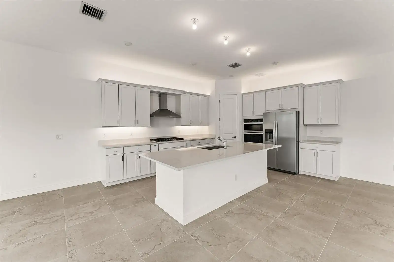 790 SW Prairie Avenue, Palm City FL 34990 photo 4