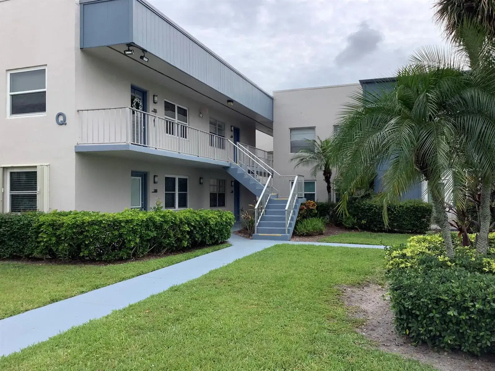 794 Normandy Q, Delray Beach FL 33484 photo 2