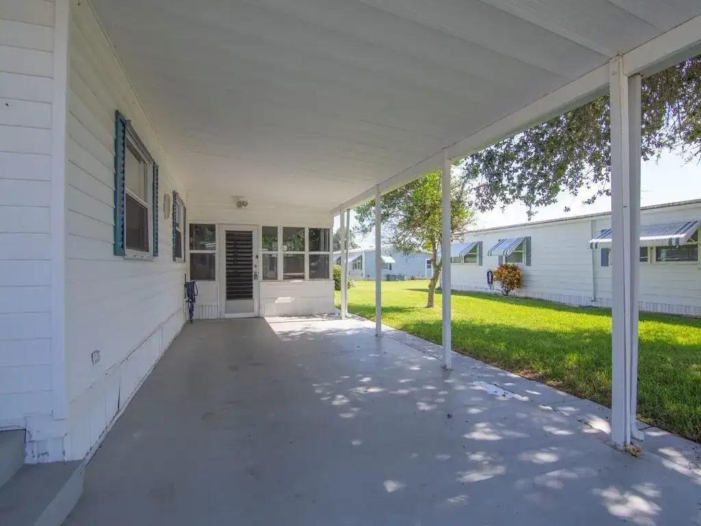 264 NE Cameo Way, Jensen Beach FL 34957 photo 3
