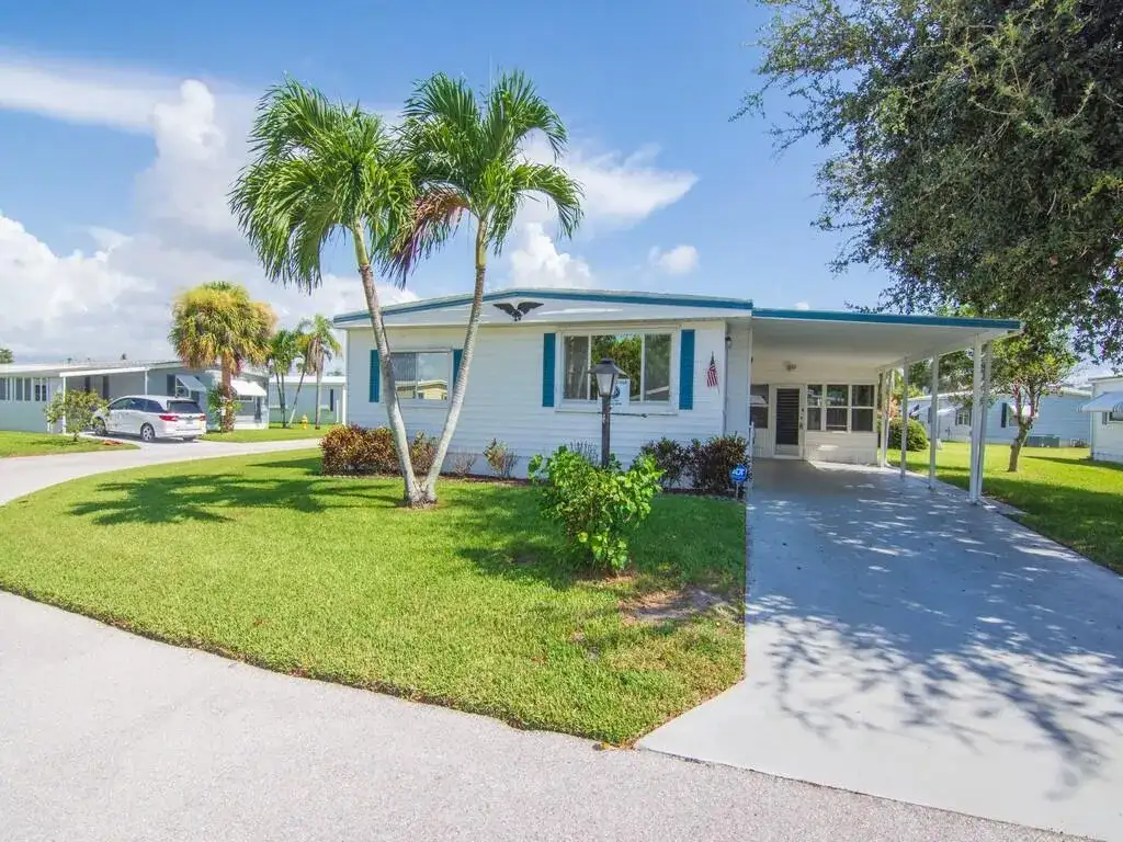 264 NE Cameo Way, Jensen Beach FL 34957 photo 4