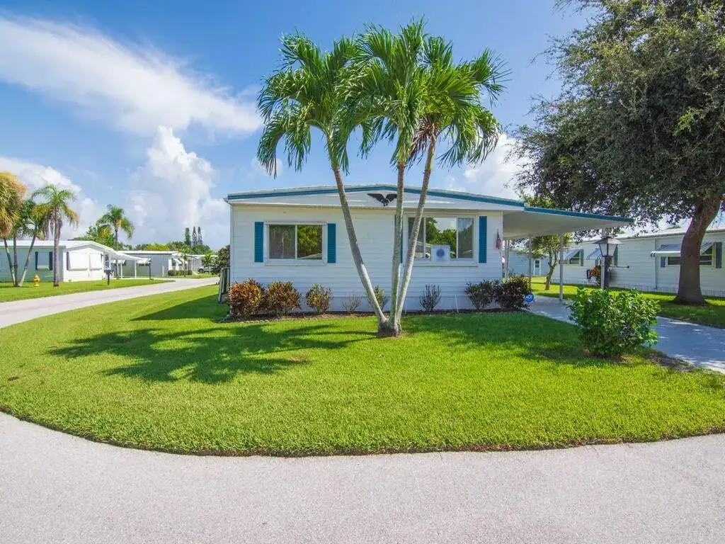 264 NE Cameo Way, Jensen Beach FL 34957 photo 5