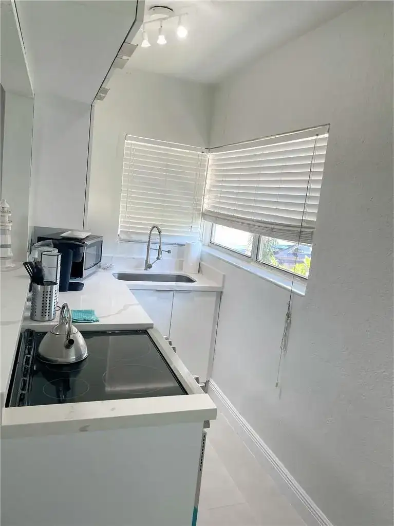 17 NE 9th Avenue # 2, Fort Lauderdale FL 33301 photo 2