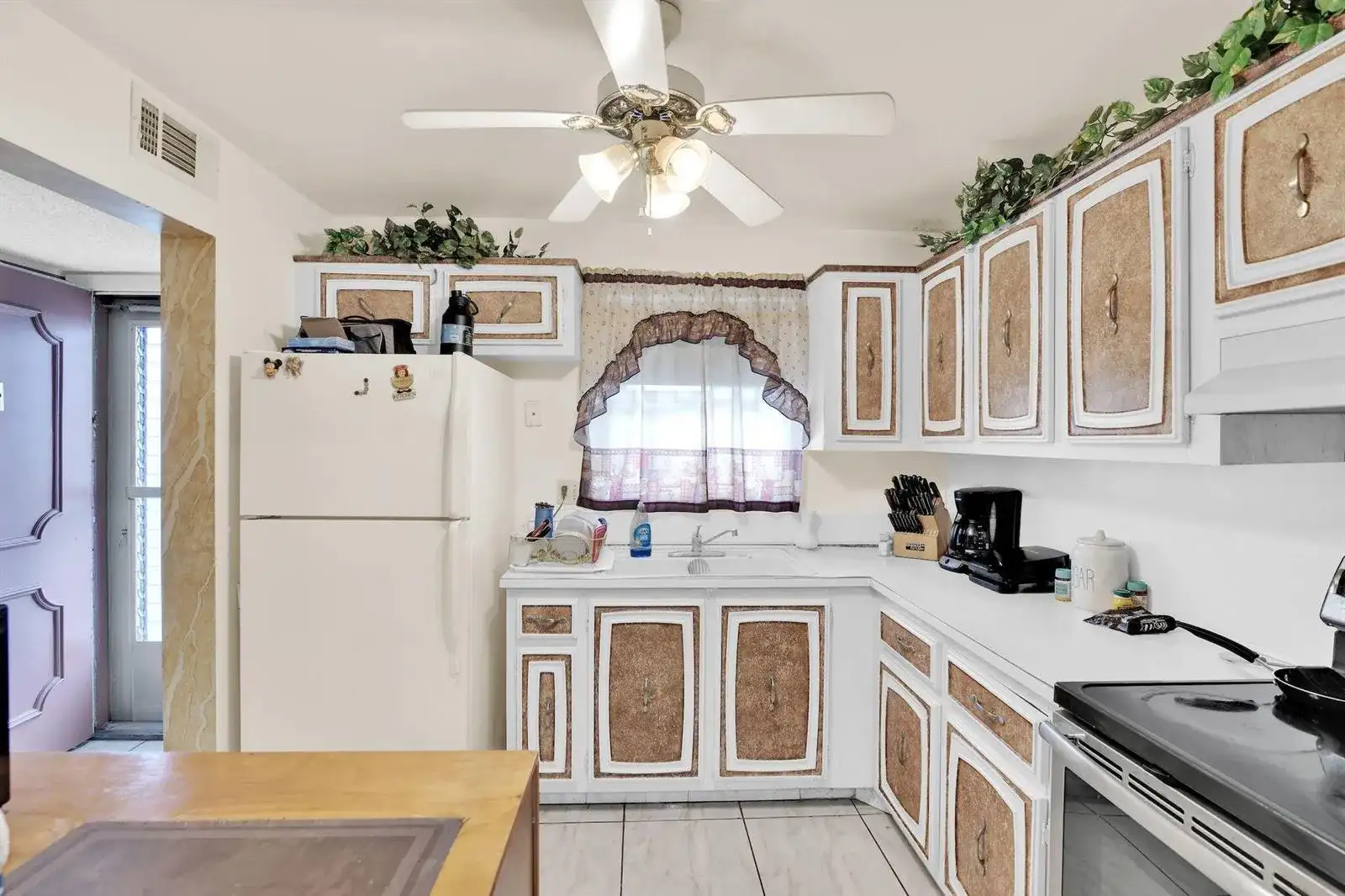 711 Lori Drive # 204, Palm Springs FL 33461 photo 2