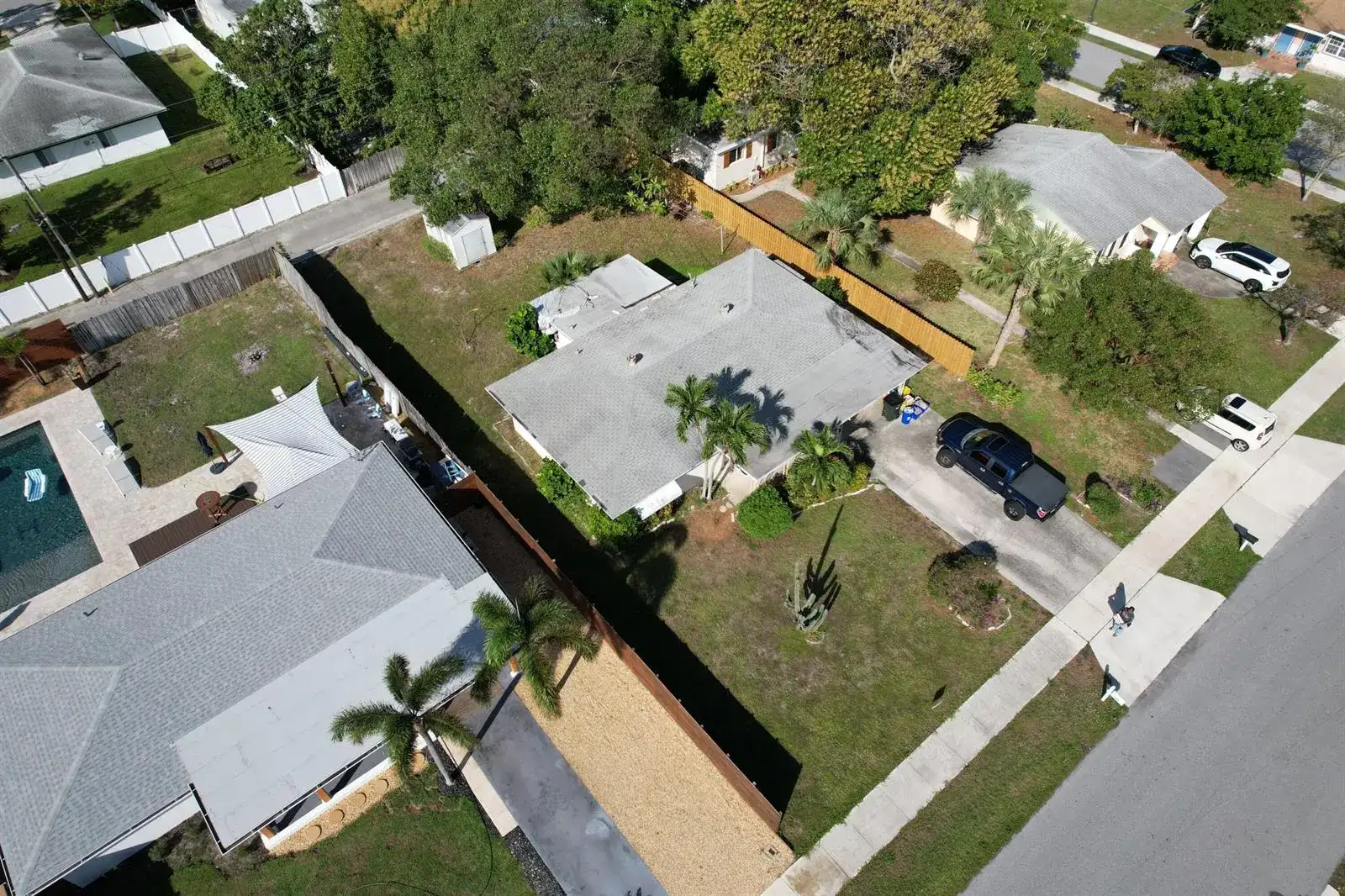 910 SE 3rd Avenue, Delray Beach FL 33483 photo 2