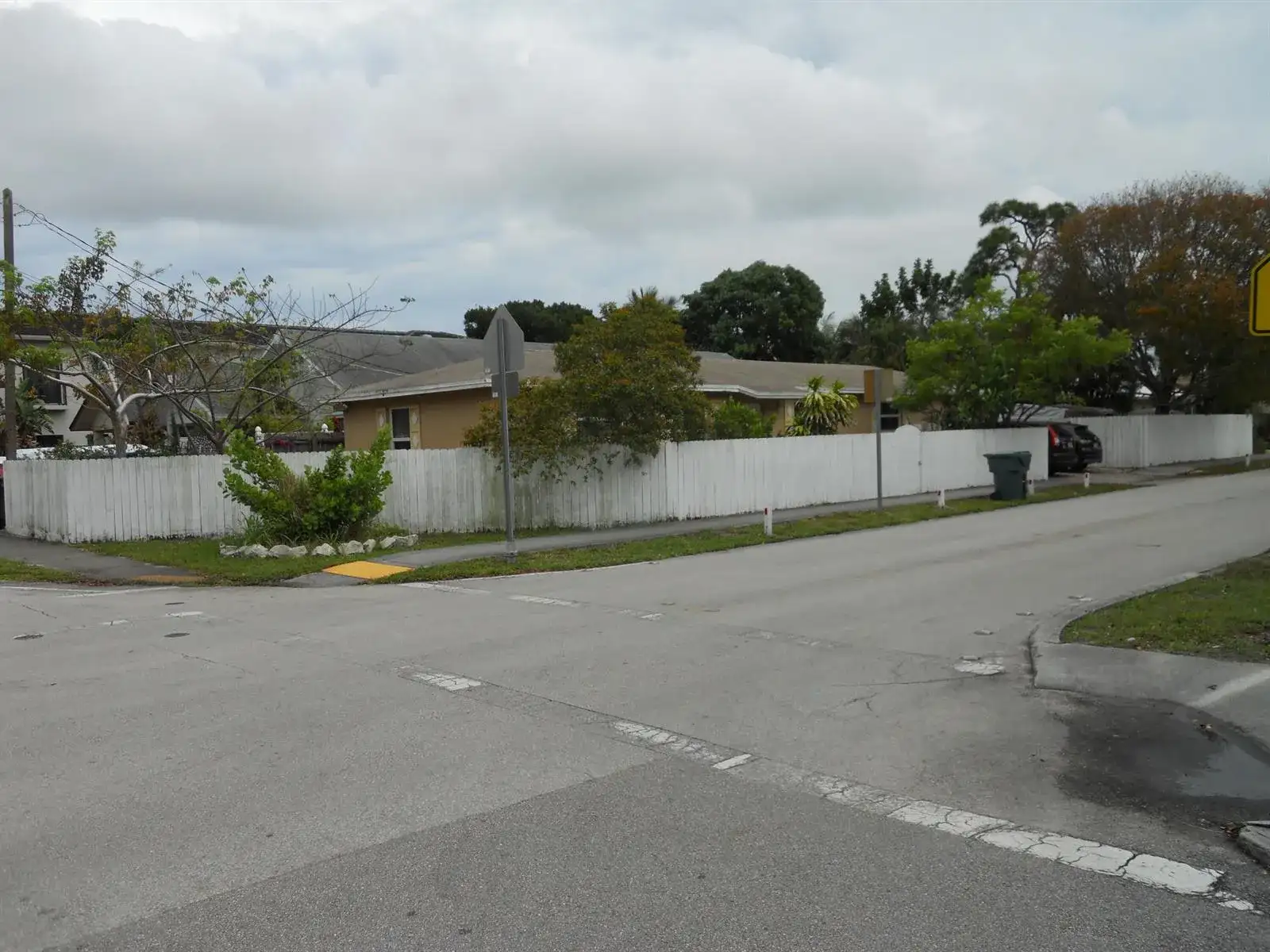 3290 NE 10th Avenue, Oakland Park FL 33334 photo 2