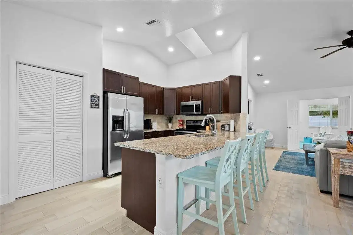 6075 Francis Street, Jupiter FL 33458 photo 3