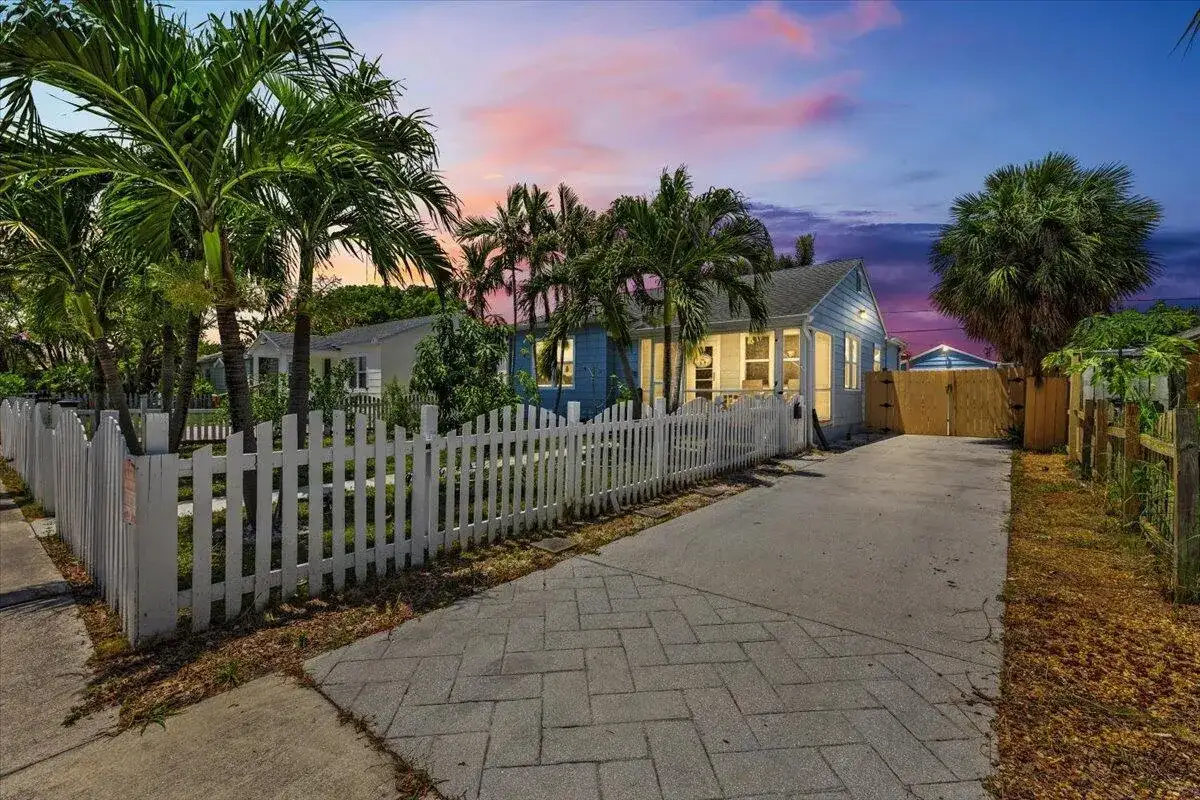 915 N K Street, FL 33460 photo 2