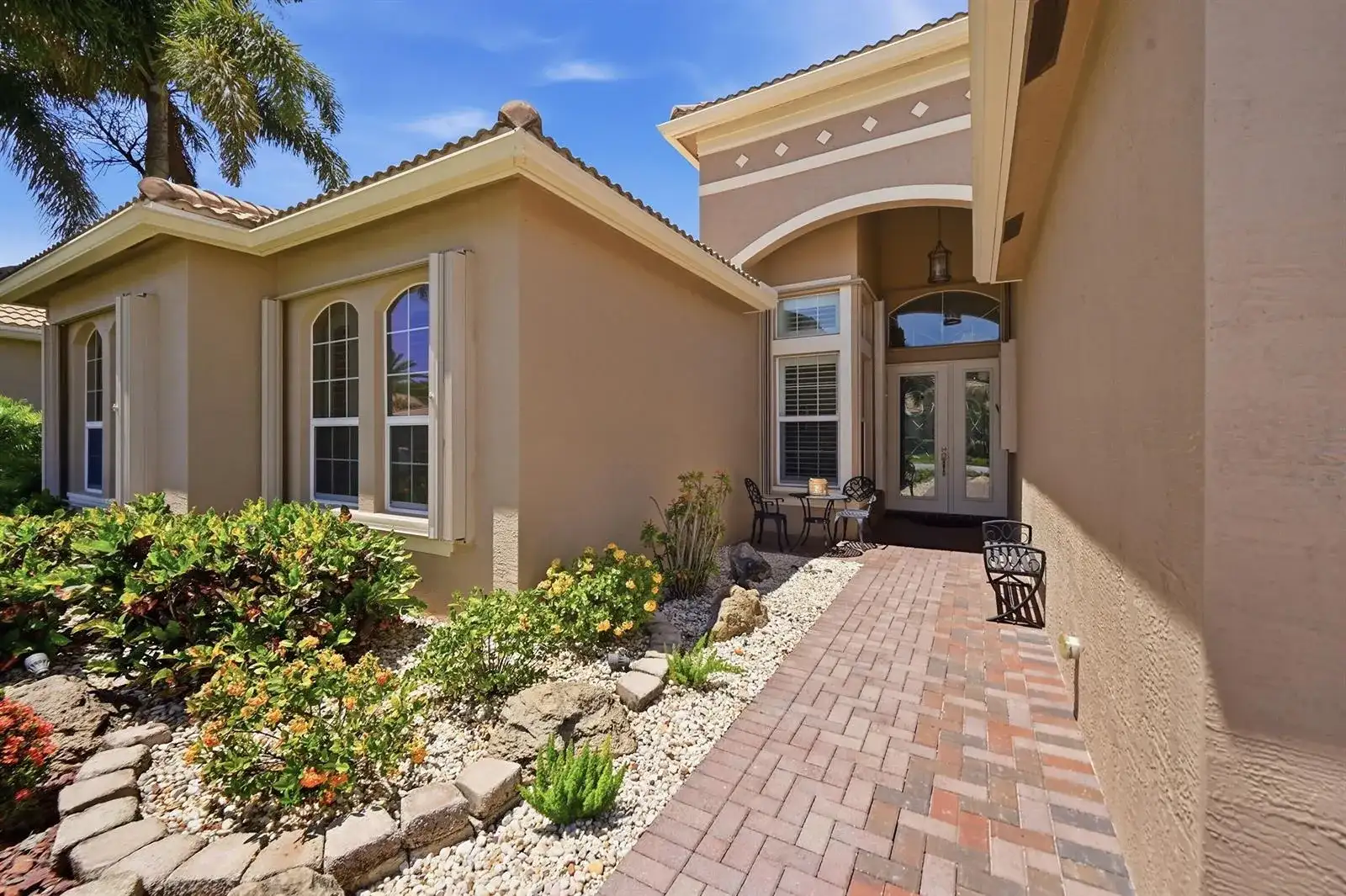 10469 Whitewind Circle, Boynton Beach FL 33473 photo 2