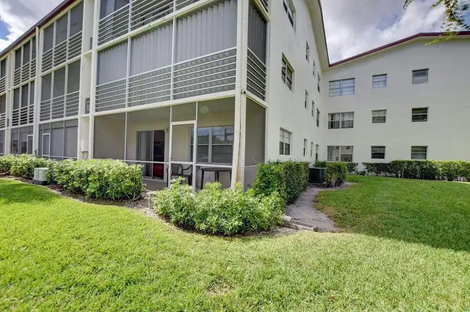 137 Fanshaw D, Boca Raton FL 33434 photo 4
