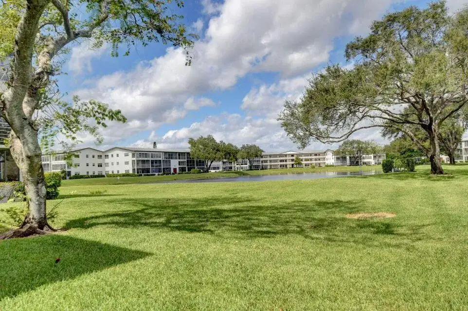 137 Fanshaw D, Boca Raton FL 33434 photo 5