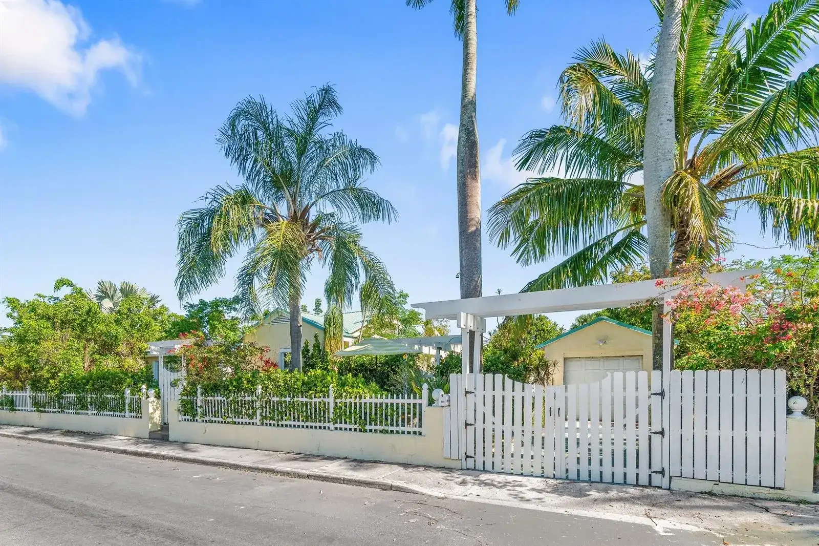 629 Selkirk Street, West Palm Beach FL 33405 photo 4
