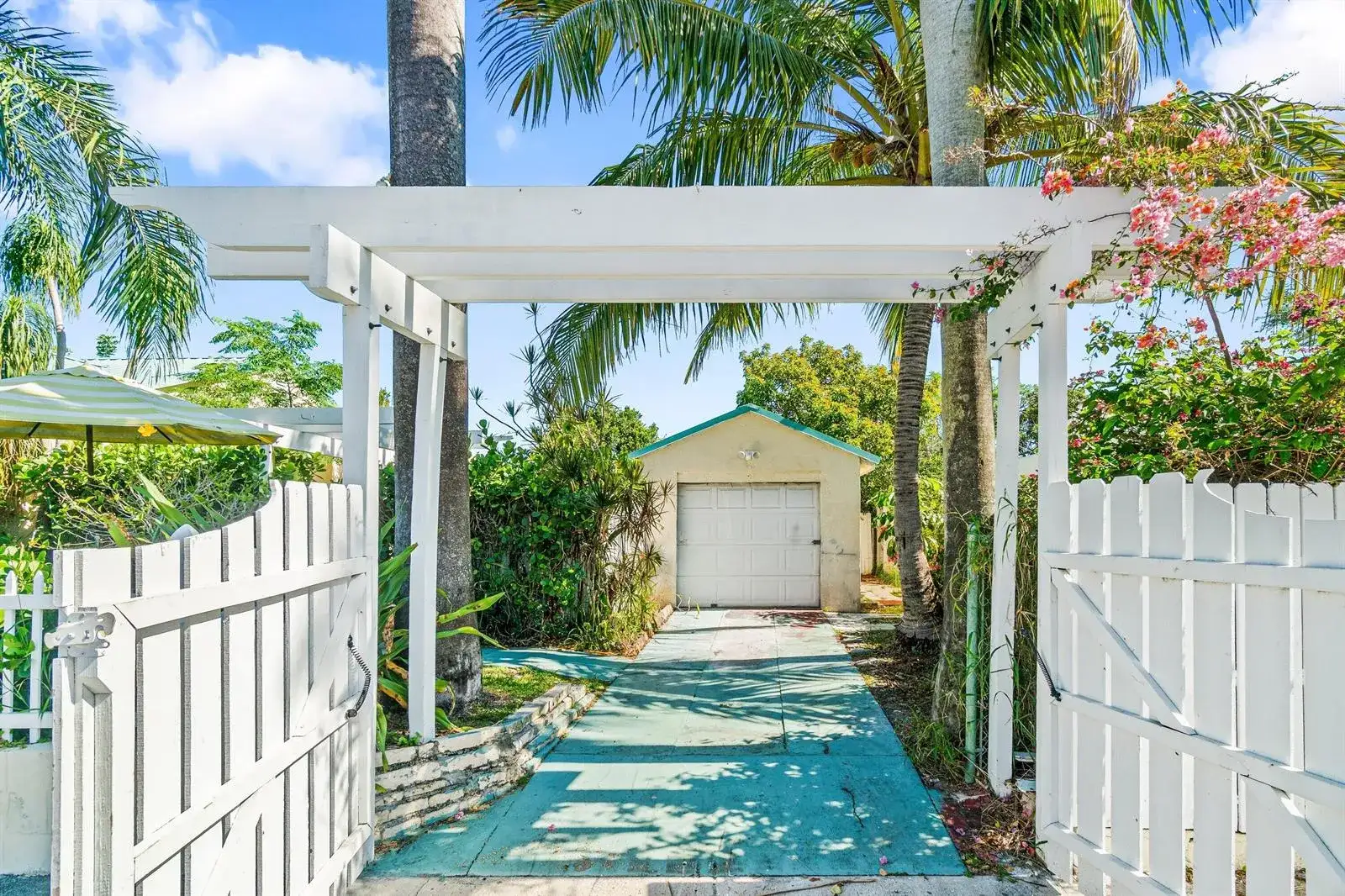 629 Selkirk Street, West Palm Beach FL 33405 photo 5