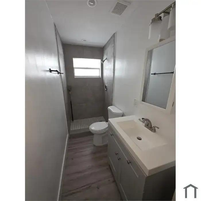 4791 NW 31st Court, Miami FL 33142 photo 2