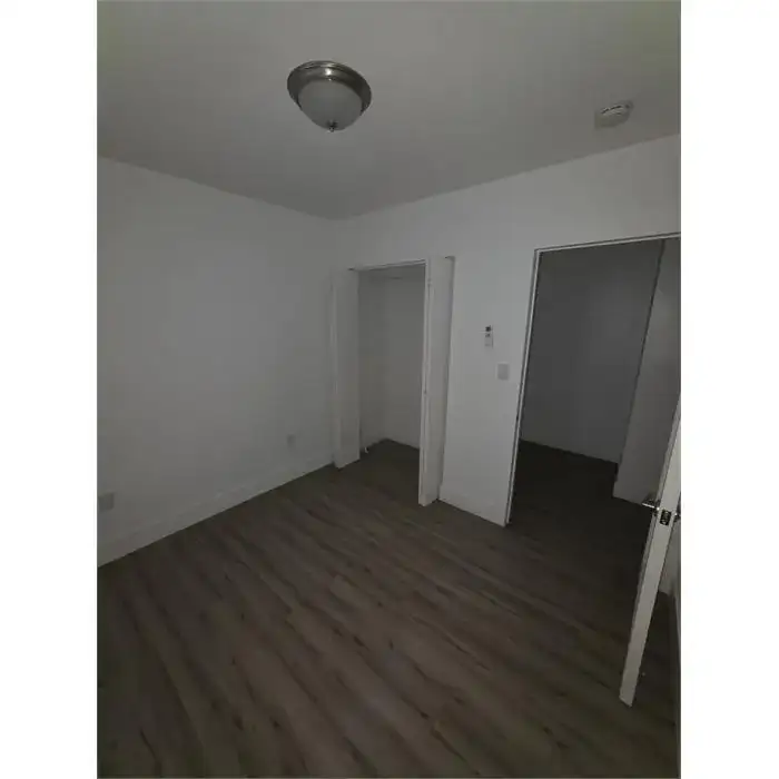 4791 NW 31st Court, Miami FL 33142 photo 4