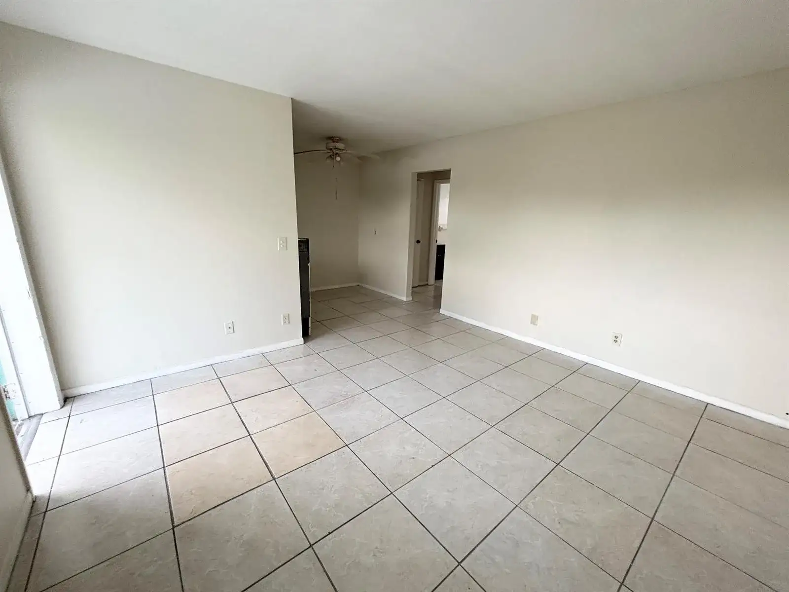 1111 N Federal Highway # 5, FL 33460 photo 4
