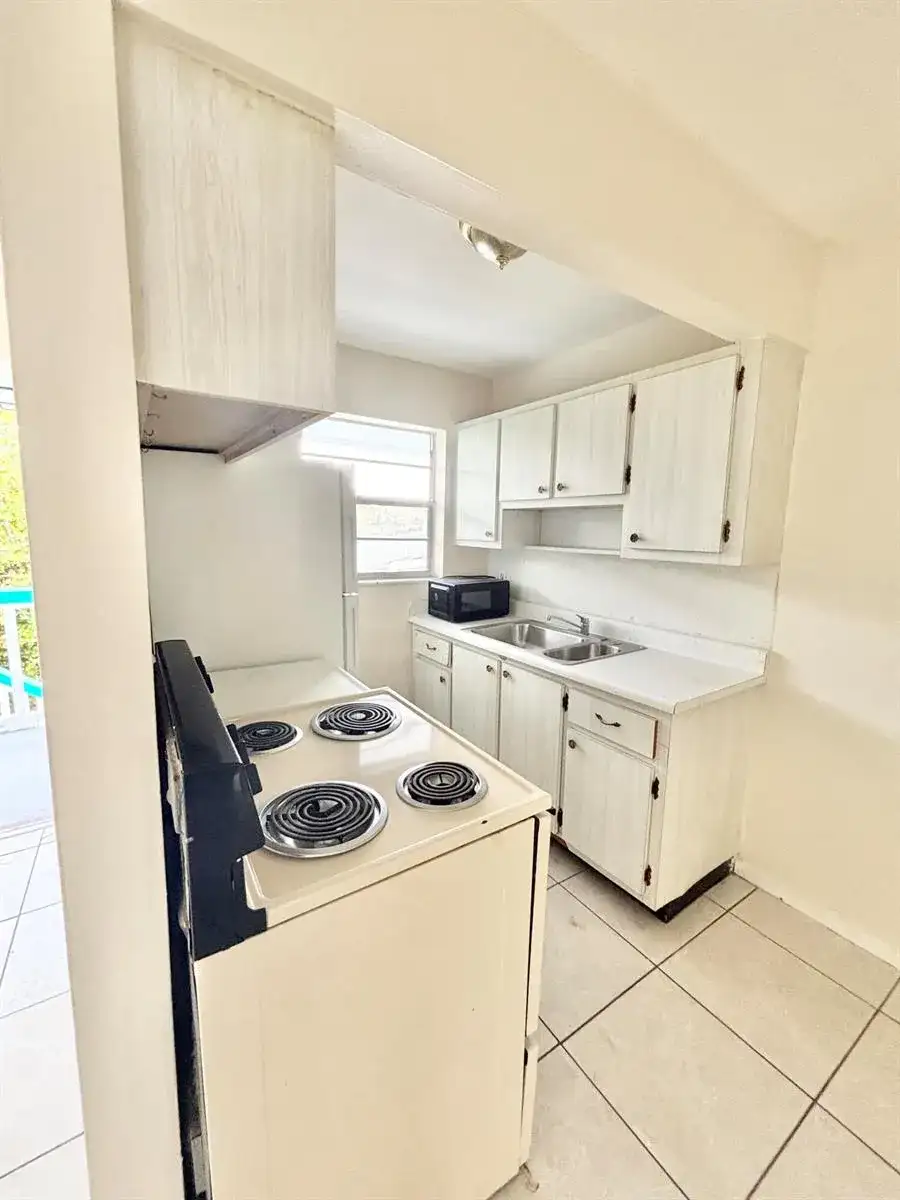 1111 N Federal Highway # 5, FL 33460 photo 5