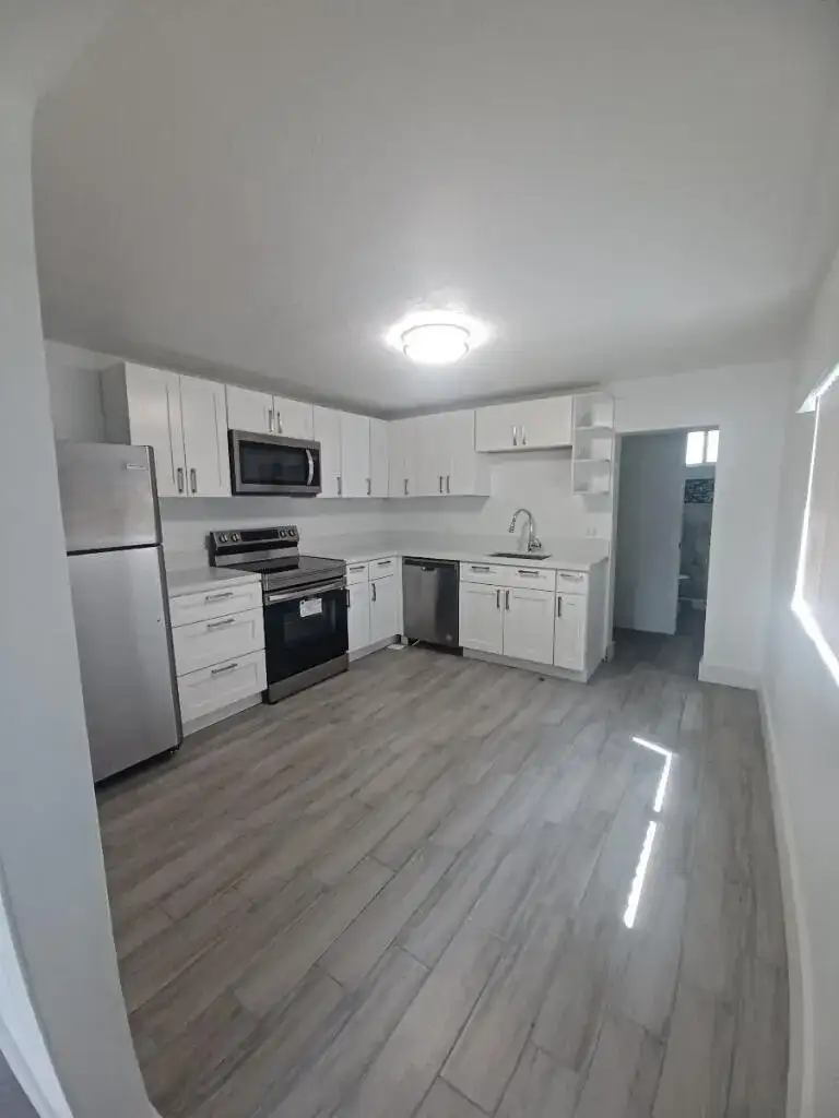 24 SW 13th Street # 5, Dania Beach FL 33004 photo 3