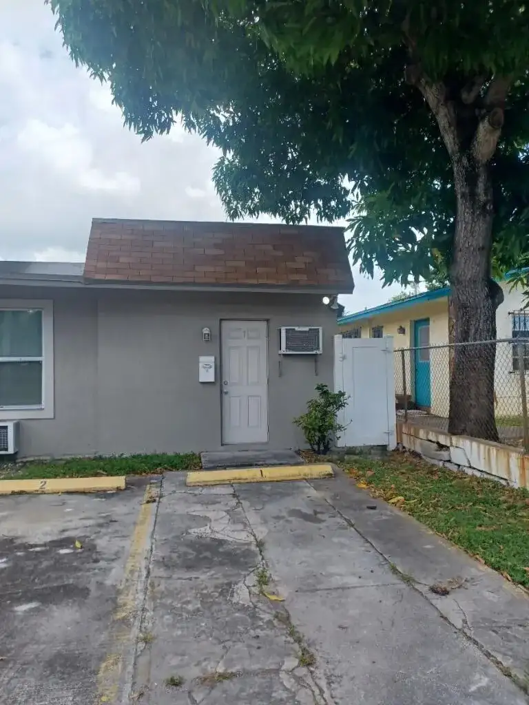 24 SW 13th Street # 5, Dania Beach FL 33004 photo 4