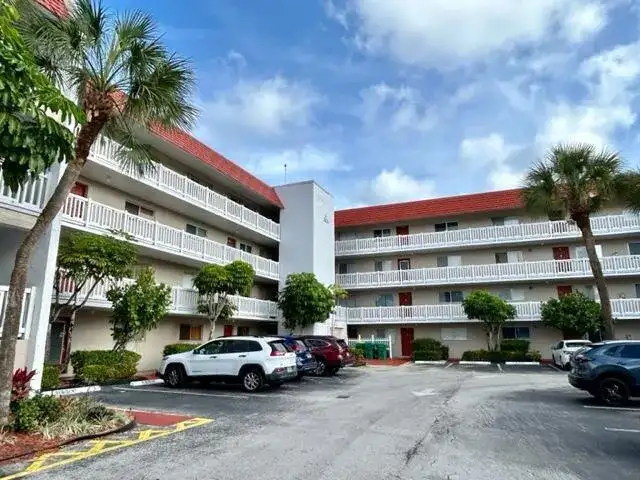 3601 Inverrary Drive # 306, Lauderhill FL 33319 photo 2