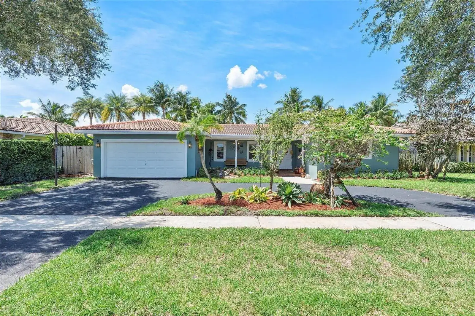 5101 N 36th Court, Hollywood FL 33021 photo 2
