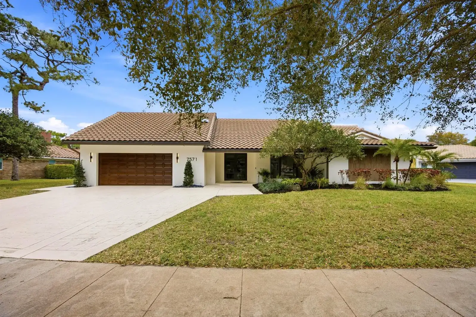 7571 Estrella Circle, Boca Raton FL 33433 photo 2