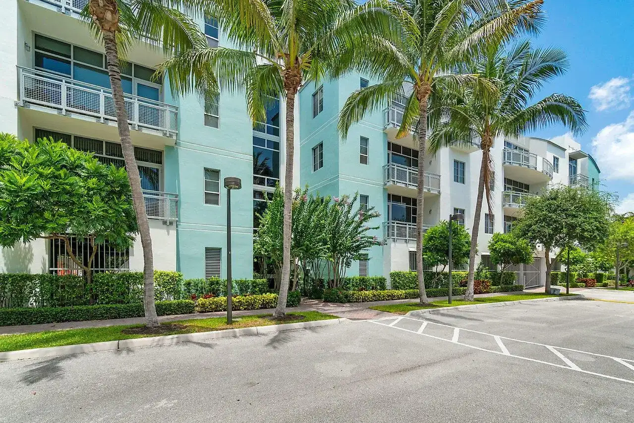 335 SE 6th Avenue # 304, Delray Beach FL 33483 photo 3