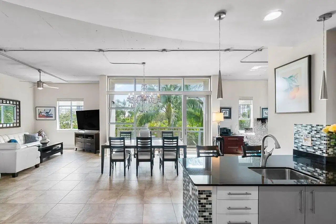 335 SE 6th Avenue # 304, Delray Beach FL 33483 photo 4