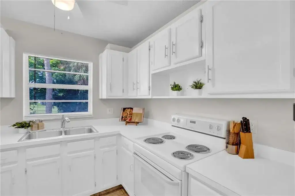 17 Vista Palm Lane # 201, Vero Beach FL 32962 photo 2