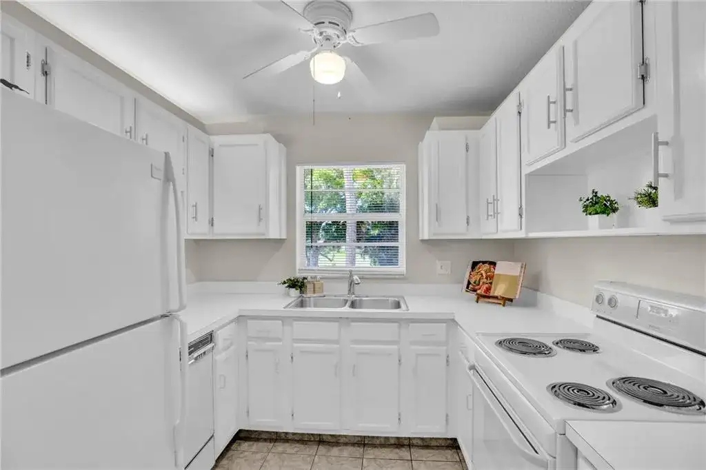 17 Vista Palm Lane # 201, Vero Beach FL 32962 photo 3