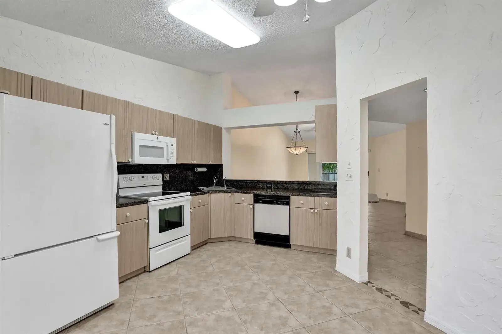 7243 S Devon Drive, Tamarac FL 33321 photo 5