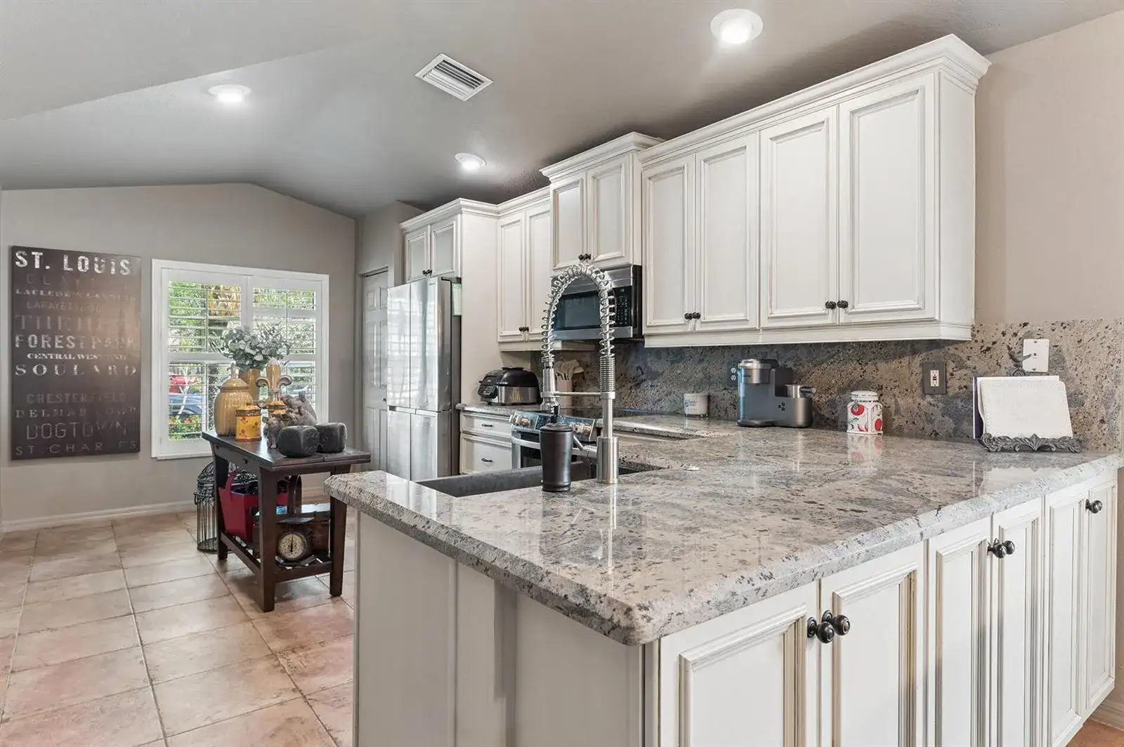 5318 Vernio Lane, Boynton Beach FL 33437 photo 2
