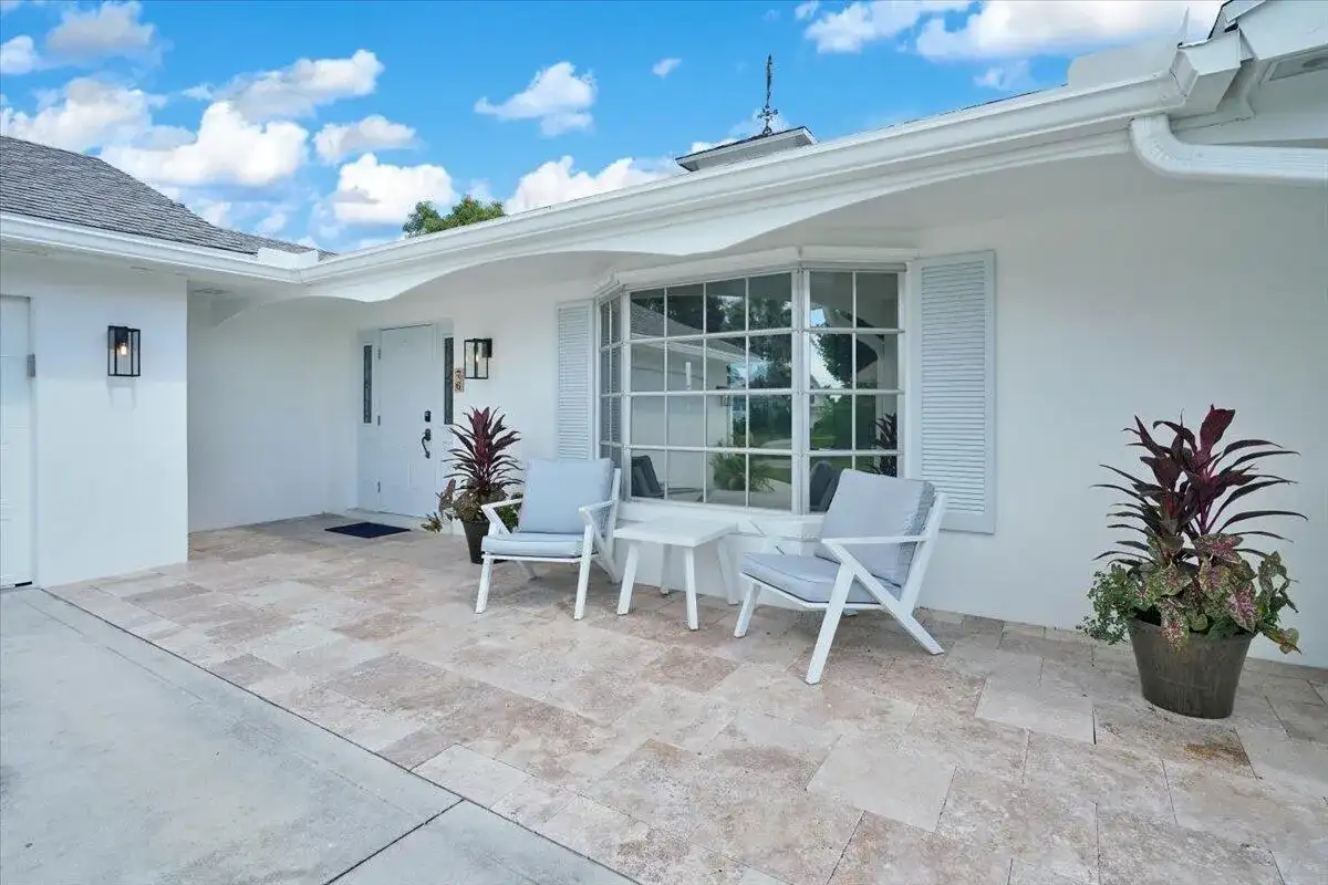 76 W Fairview W, Tequesta FL 33469 photo 3