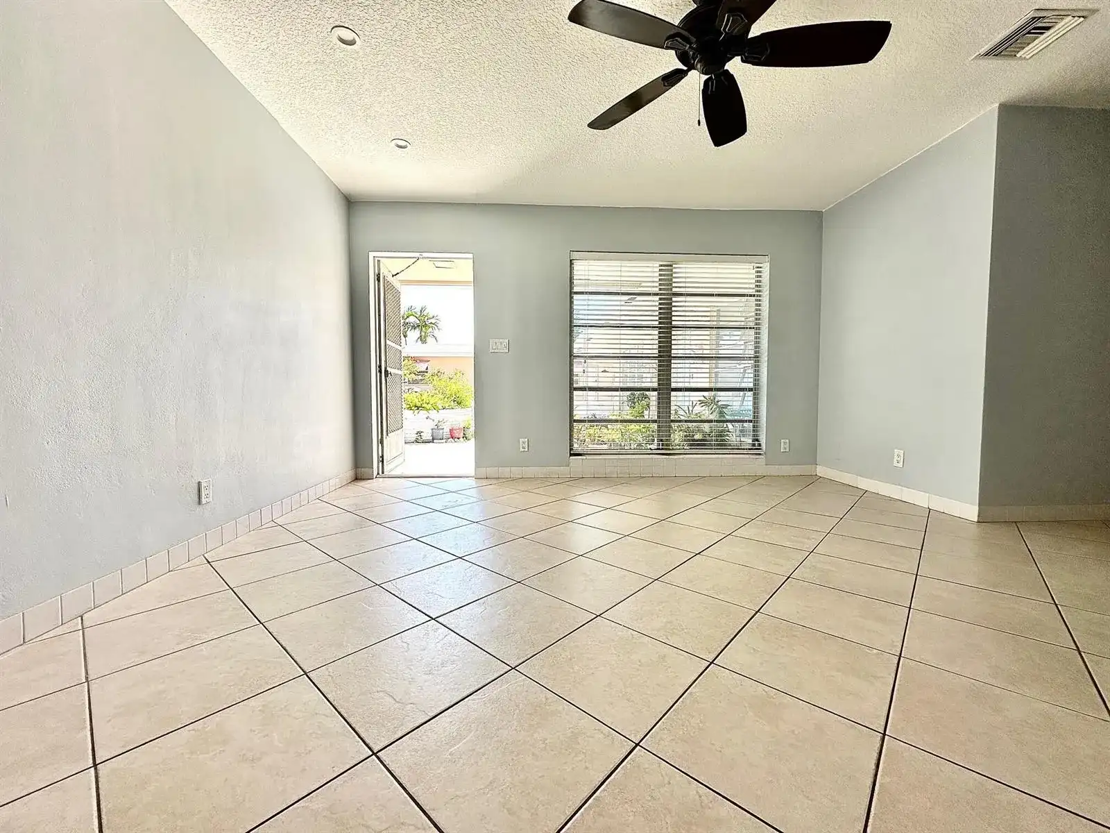 1261 SE 4th Street # 2, Deerfield Beach FL 33441 photo 2