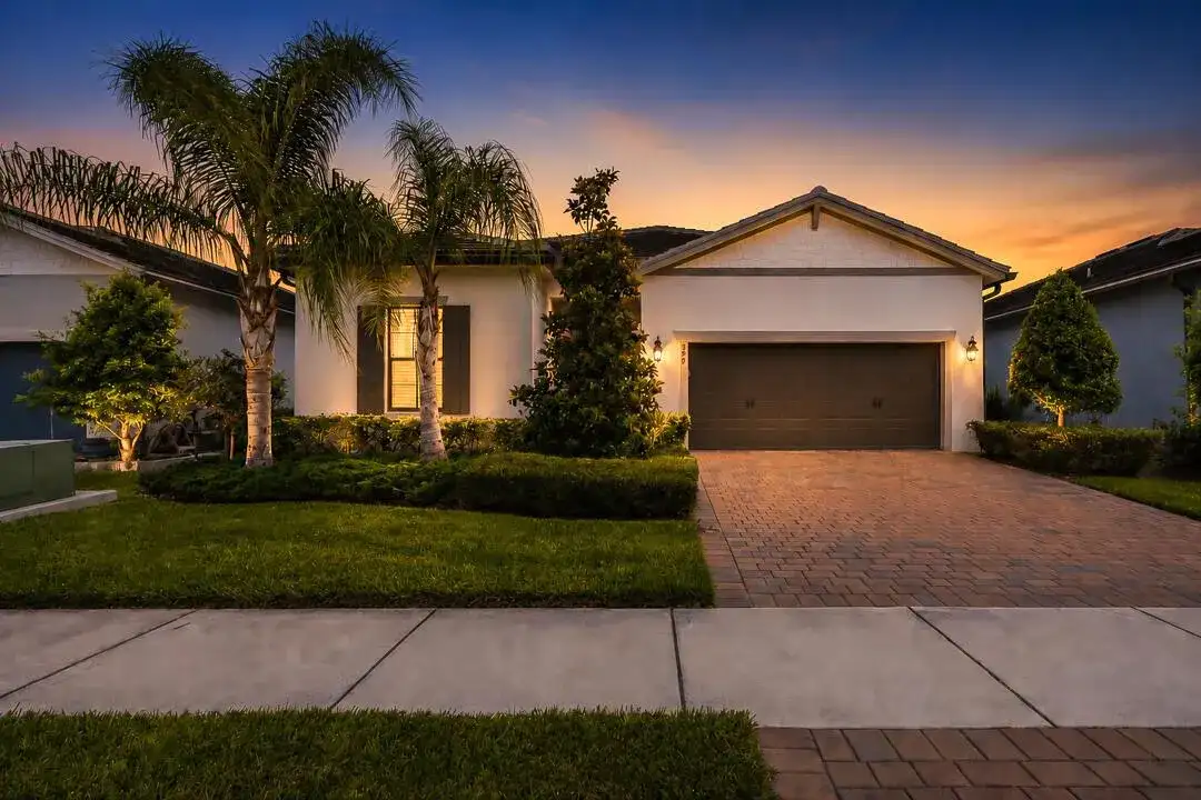 599 SE Villandry Way, Port St. Lucie FL 34984 photo 2