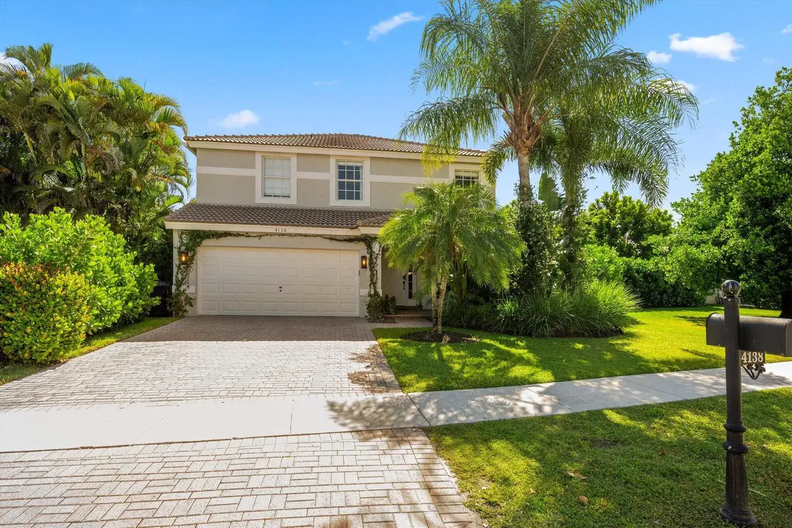 4138 Bluff Harbor Way, Wellington FL 33449 photo 2