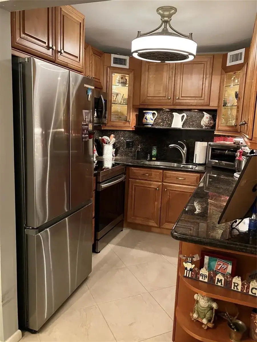 284 Grantham F, Deerfield Beach FL 33442 photo 3
