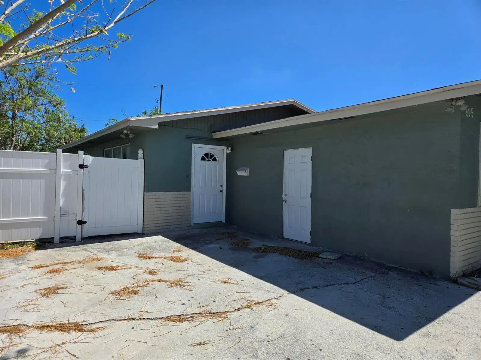 815 Silver Beach Road, Lake Park FL 33403 photo 2