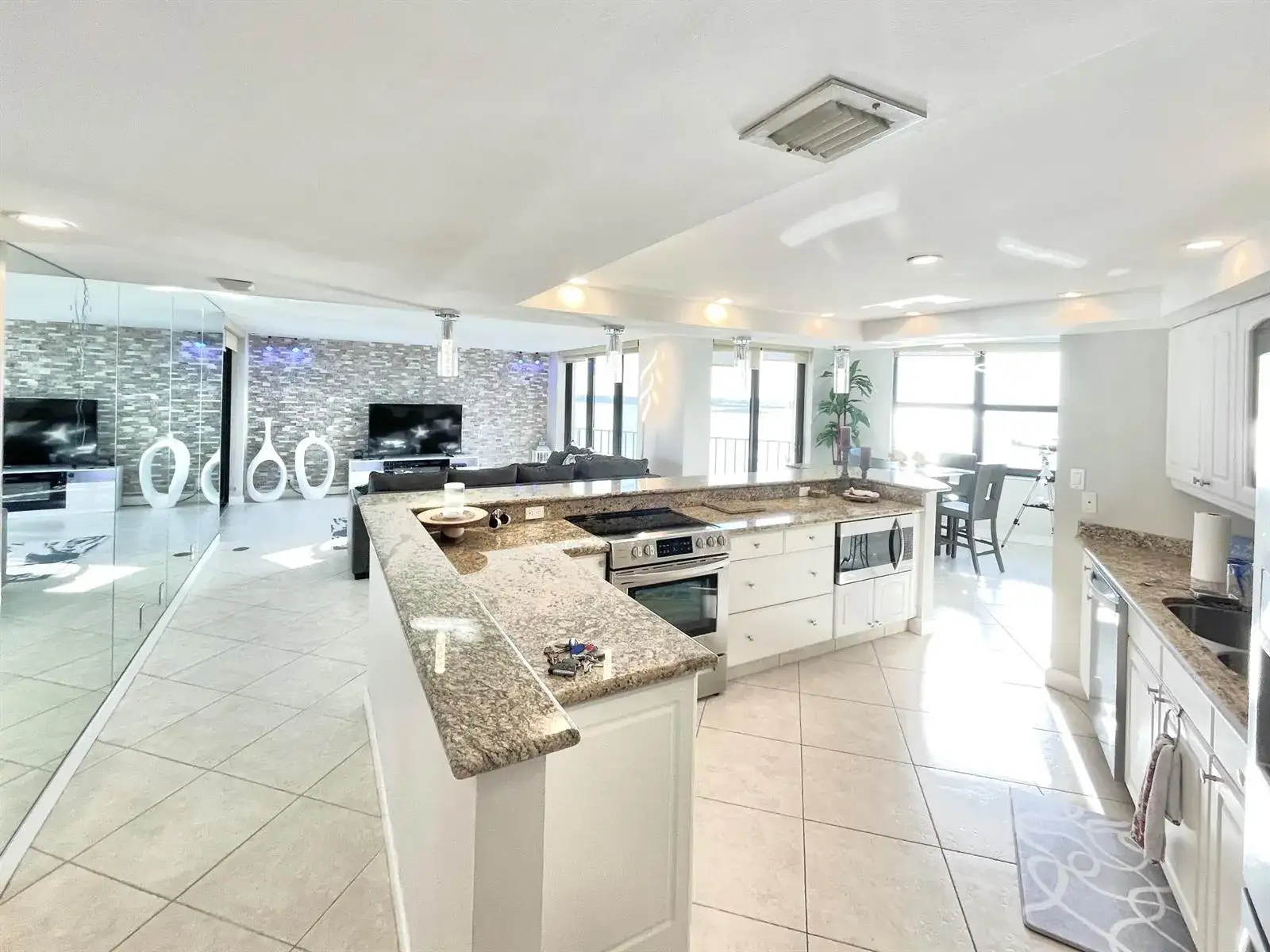 5420 N Ocean Drive # 906, Singer Island FL 33404 photo 4