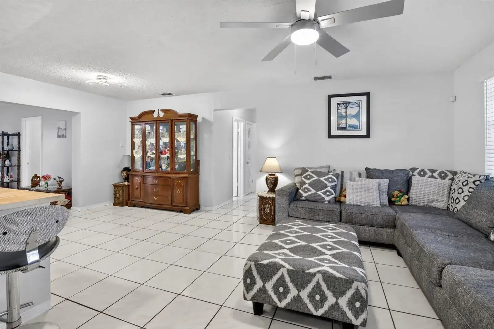 1411 NW 89th Avenue, Pembroke Pines FL 33024 photo 3