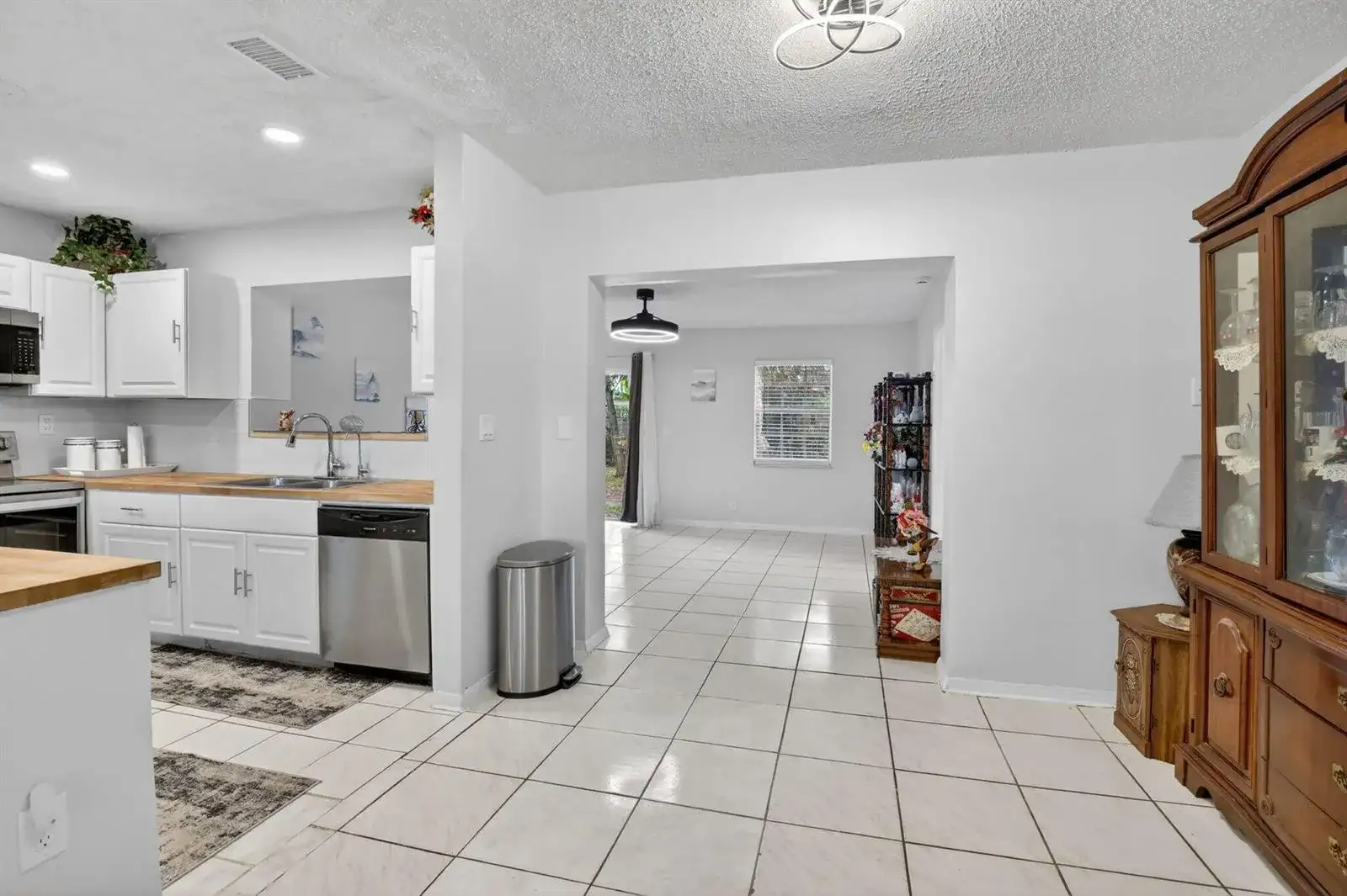 1411 NW 89th Avenue, Pembroke Pines FL 33024 photo 5