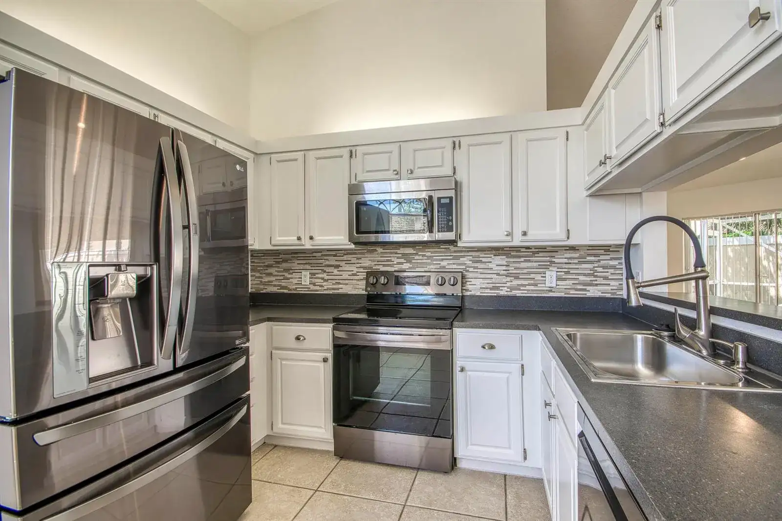 252 Moccasin Trail W, Jupiter FL 33458 photo 2