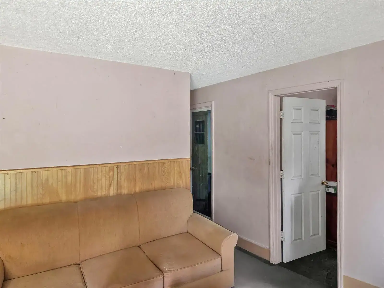 314 Dickson Drive, Fort Pierce FL 34982 photo 3